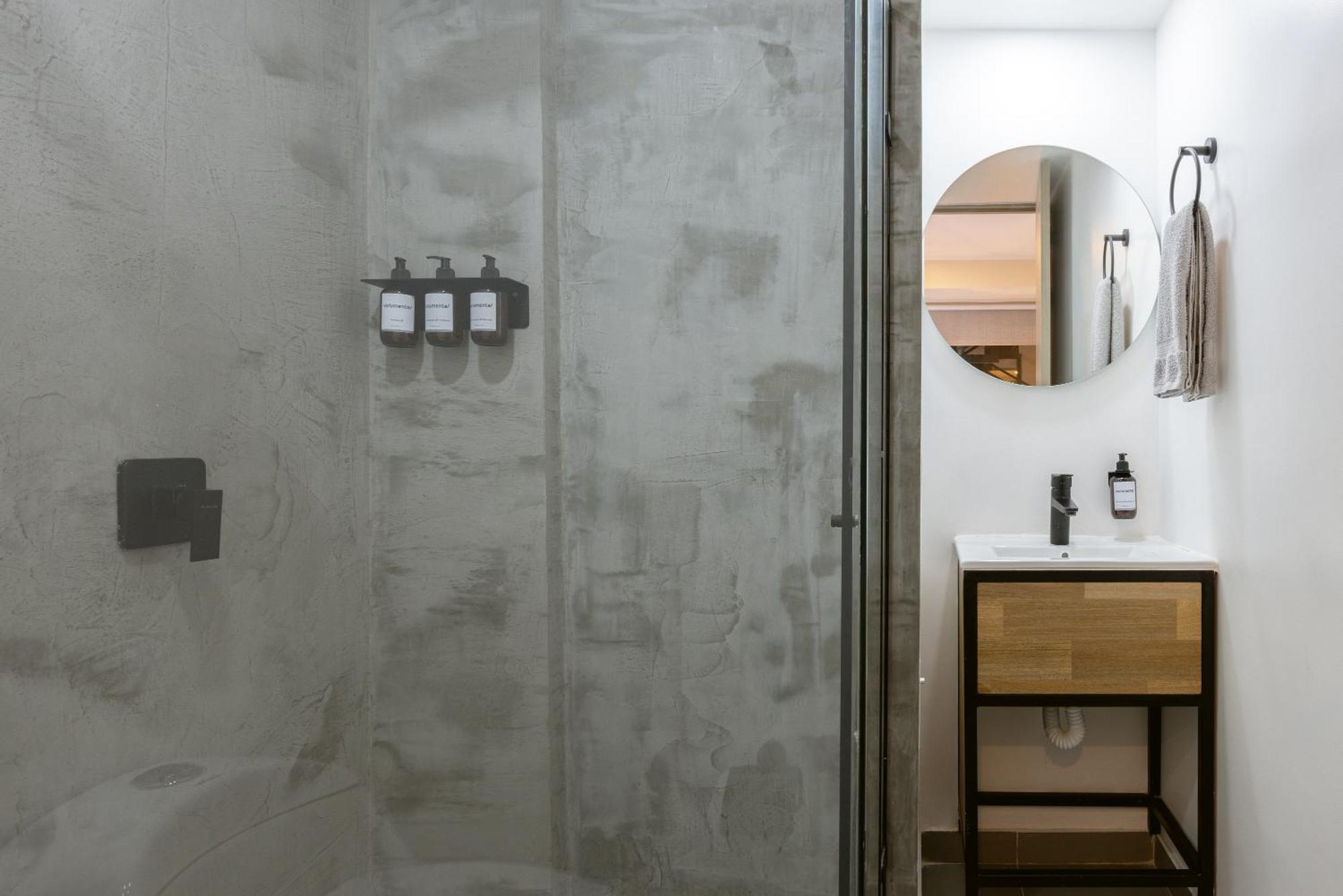 Aparta Estudio En El Poblado - Ac Y Wi Fi Apartamento Medellín
